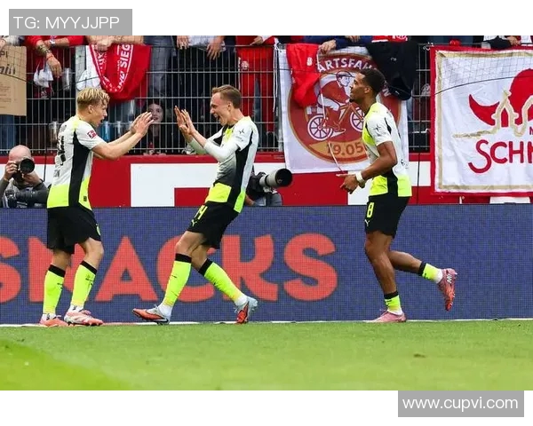 多特客场狂胜!小组领头羊莱比锡遭遇惨败 多特客场狂胜!小组领头羊莱比锡遭遇惨败